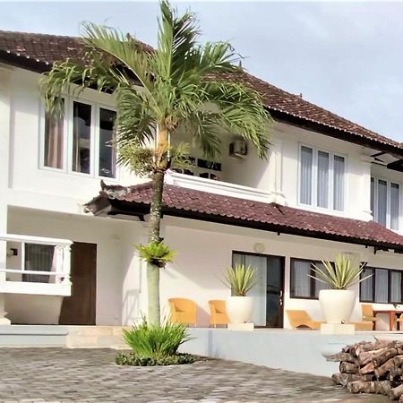 Medewi Manor Aparthotel Airsatang Luaran gambar