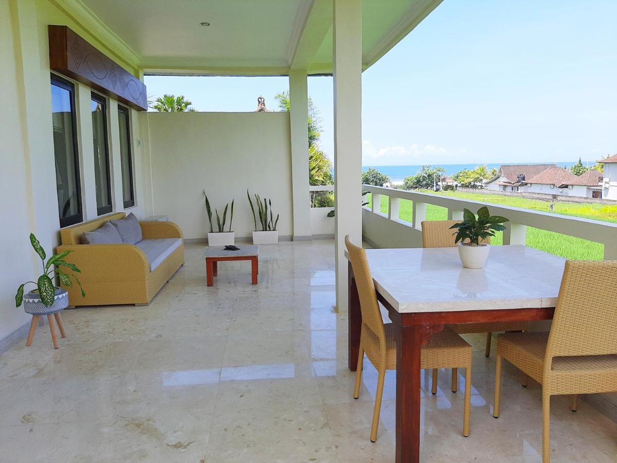 Medewi Manor Aparthotel Airsatang Luaran gambar