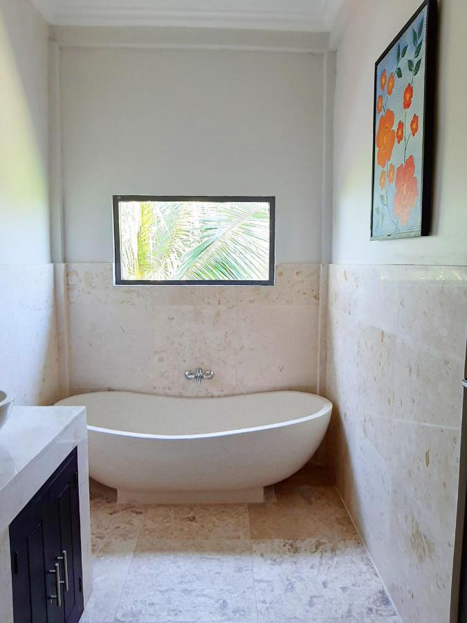 Medewi Manor Aparthotel Airsatang Luaran gambar