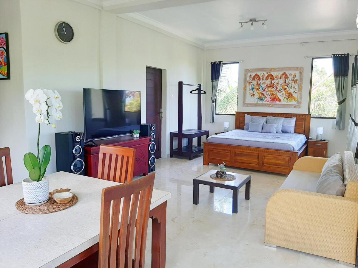 Medewi Manor Aparthotel Airsatang Luaran gambar