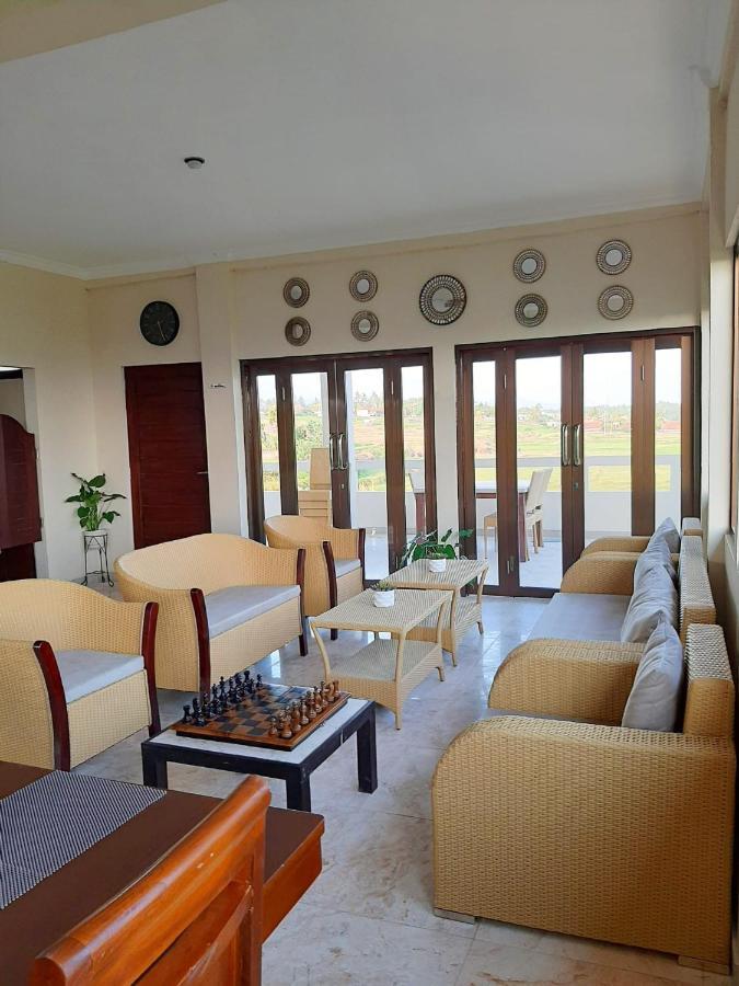 Medewi Manor Aparthotel Airsatang Luaran gambar