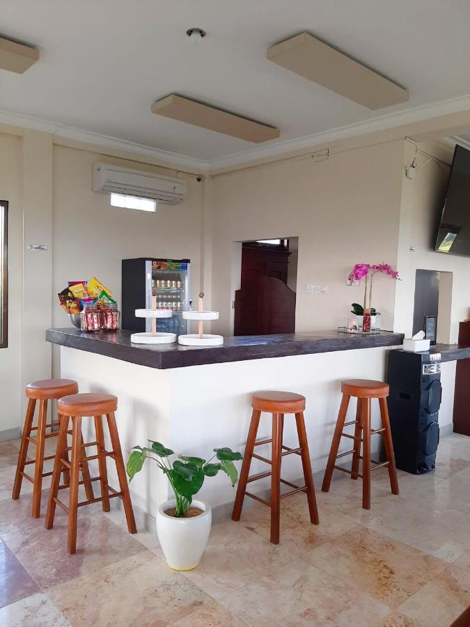 Medewi Manor Aparthotel Airsatang Luaran gambar