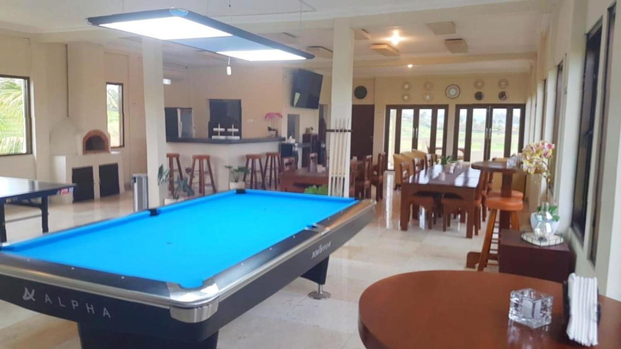 Medewi Manor Aparthotel Airsatang Luaran gambar