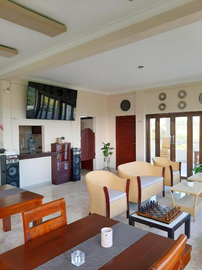 Medewi Manor Aparthotel Airsatang Luaran gambar