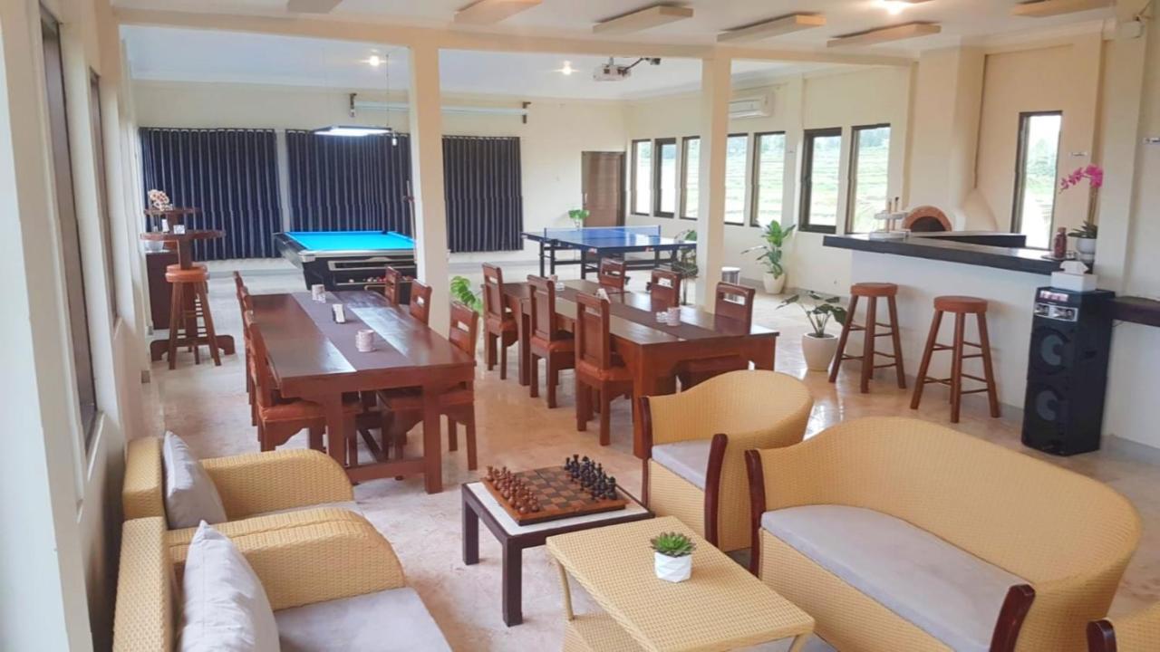 Medewi Manor Aparthotel Airsatang Luaran gambar