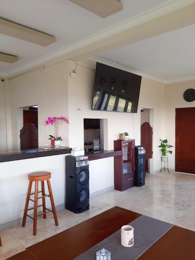 Medewi Manor Aparthotel Airsatang Luaran gambar