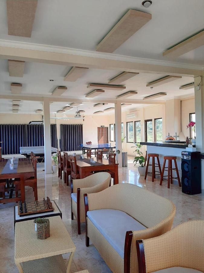 Medewi Manor Aparthotel Airsatang Luaran gambar
