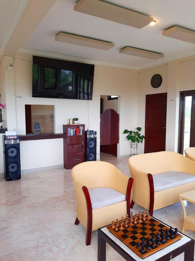 Medewi Manor Aparthotel Airsatang Luaran gambar