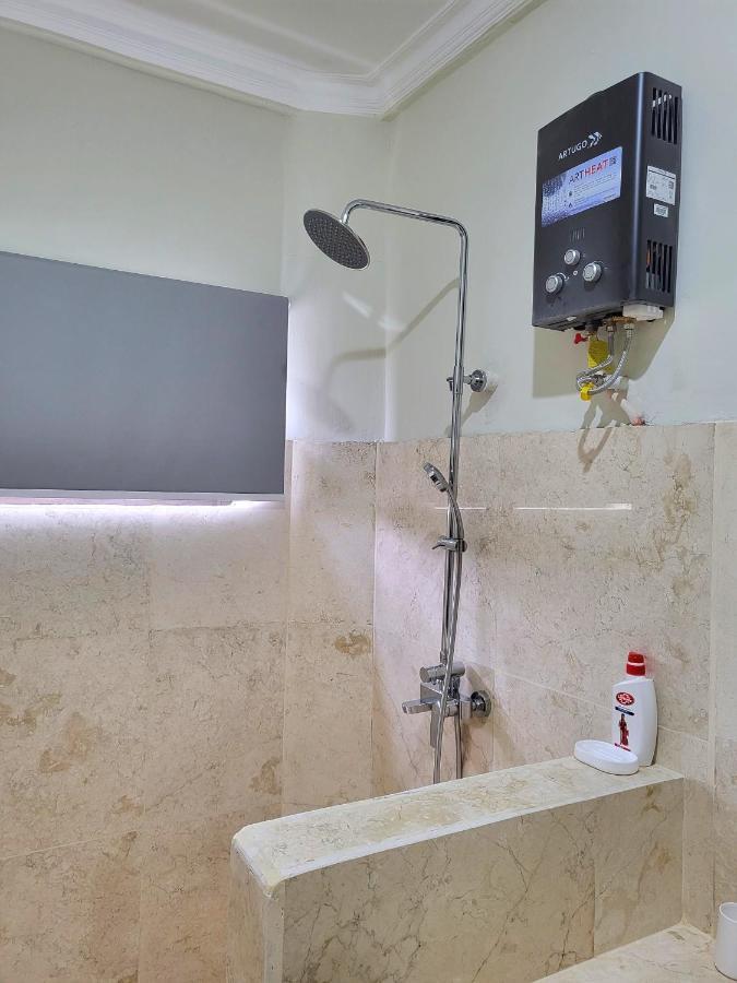 Medewi Manor Aparthotel Airsatang Luaran gambar