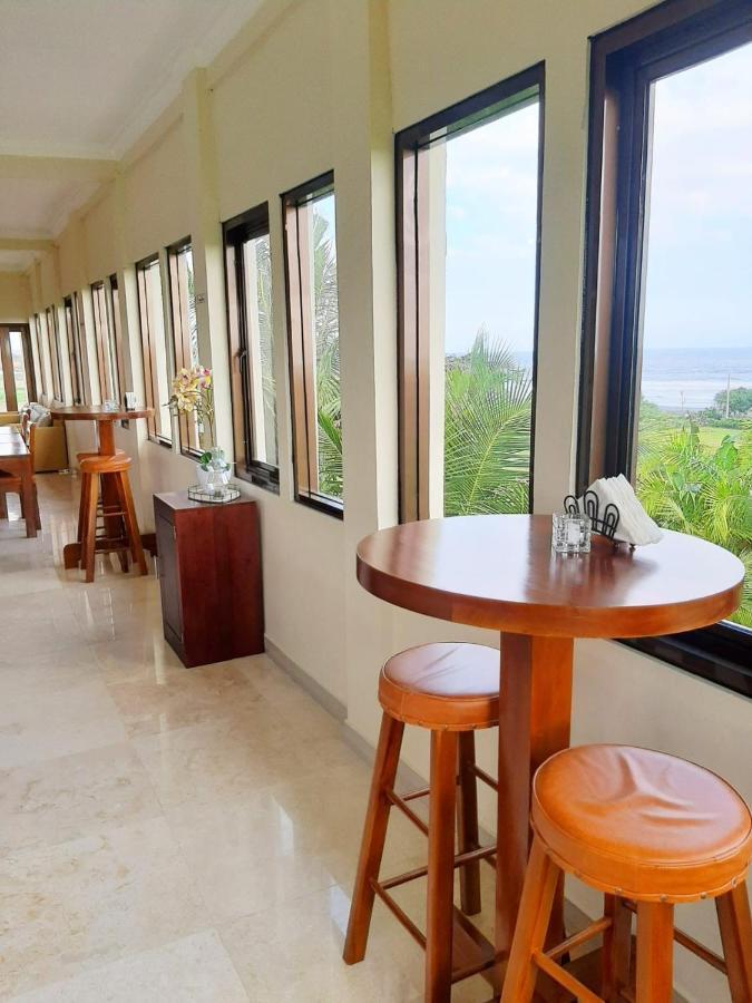 Medewi Manor Aparthotel Airsatang Luaran gambar