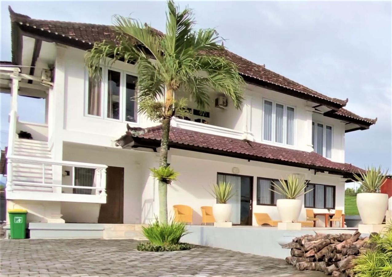 Medewi Manor Aparthotel Airsatang Luaran gambar