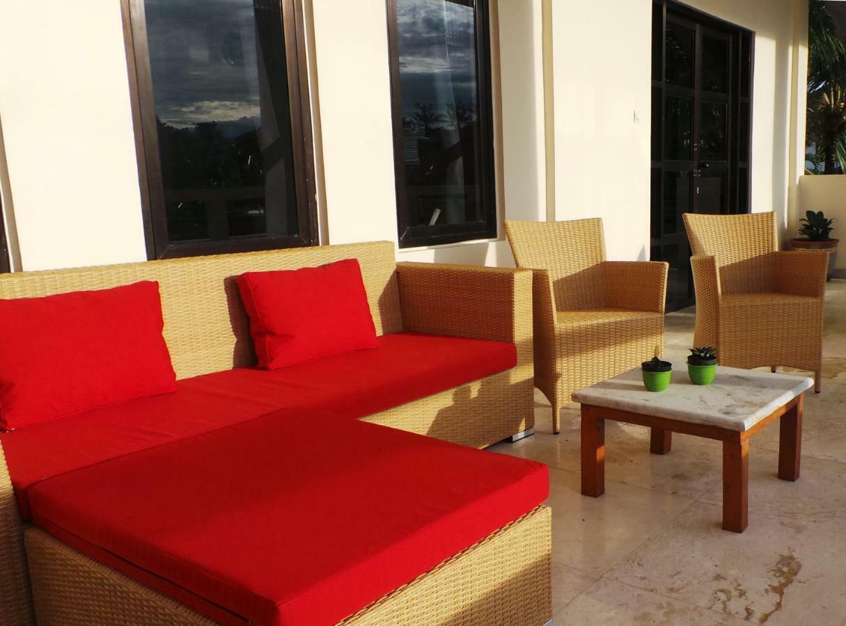 Medewi Manor Aparthotel Airsatang Luaran gambar
