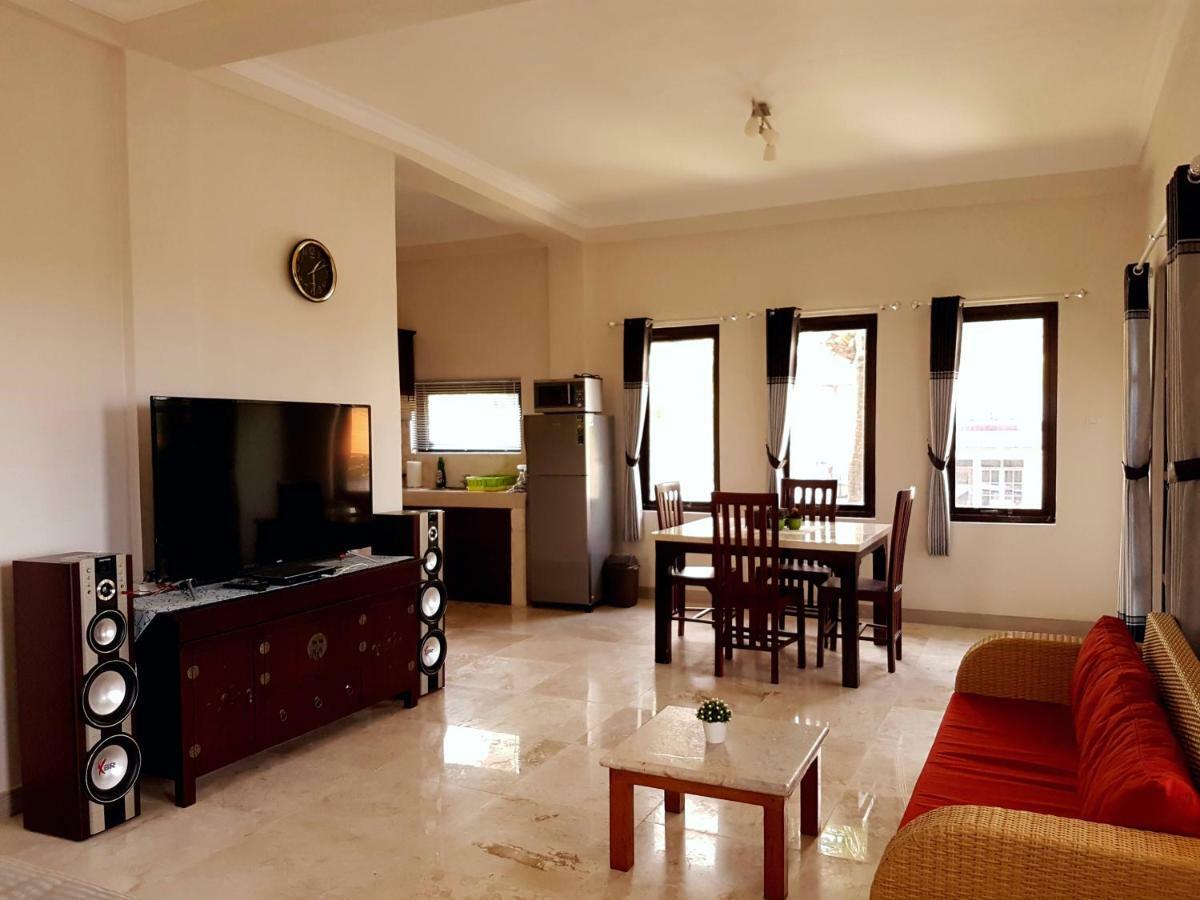 Medewi Manor Aparthotel Airsatang Luaran gambar